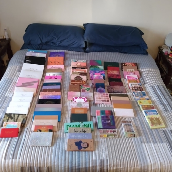 Meet your Posher, Jennifer - Picture 2 of 4